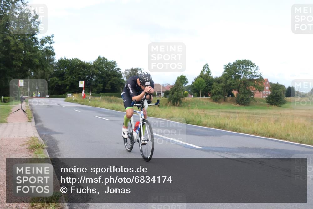 25.08.2024 - Elbe Triathlon Hamburg Fuchs,  Jonas http://msf.ph/oto/6834174 25.08.2024 08:38:51 Radfahren 37 meine-sportfotos.de