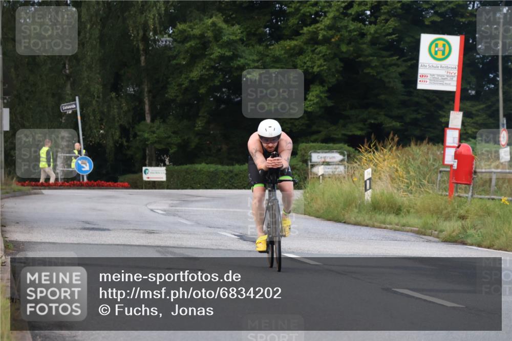 25.08.2024 - Elbe Triathlon Hamburg Fuchs,  Jonas http://msf.ph/oto/6834202 25.08.2024 08:39:29 Radfahren 38 meine-sportfotos.de
