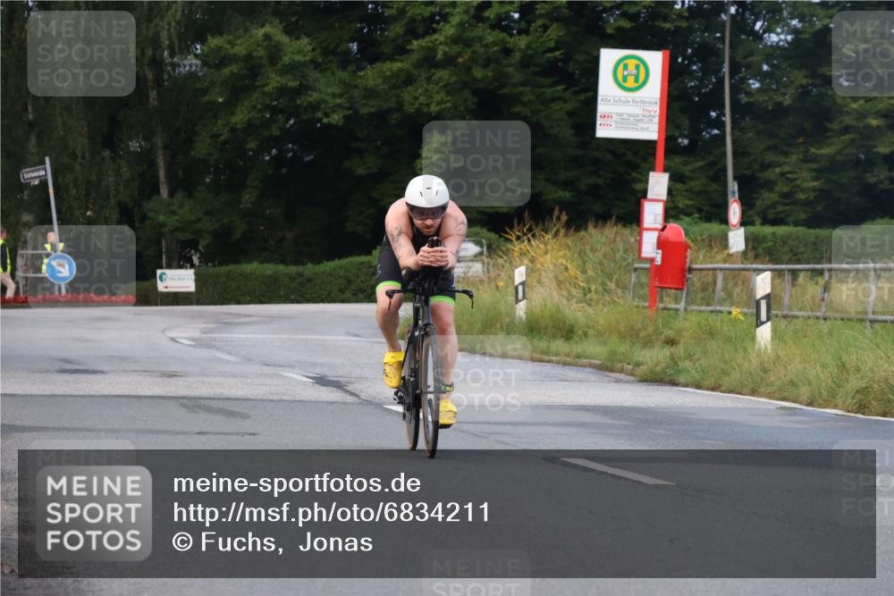 25.08.2024 - Elbe Triathlon Hamburg Fuchs,  Jonas http://msf.ph/oto/6834211 25.08.2024 08:39:30 Radfahren 38 meine-sportfotos.de