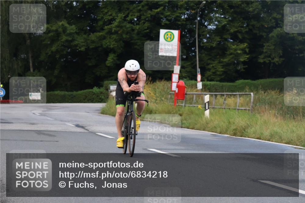 25.08.2024 - Elbe Triathlon Hamburg Fuchs,  Jonas http://msf.ph/oto/6834218 25.08.2024 08:39:30 Radfahren 38 meine-sportfotos.de