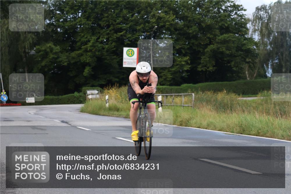 25.08.2024 - Elbe Triathlon Hamburg Fuchs,  Jonas http://msf.ph/oto/6834231 25.08.2024 08:39:30 Radfahren 38 meine-sportfotos.de