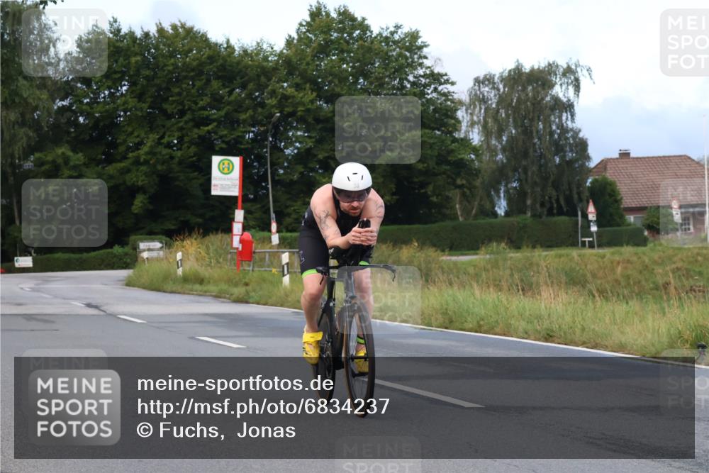 25.08.2024 - Elbe Triathlon Hamburg Fuchs,  Jonas http://msf.ph/oto/6834237 25.08.2024 08:39:31 Radfahren 38 meine-sportfotos.de