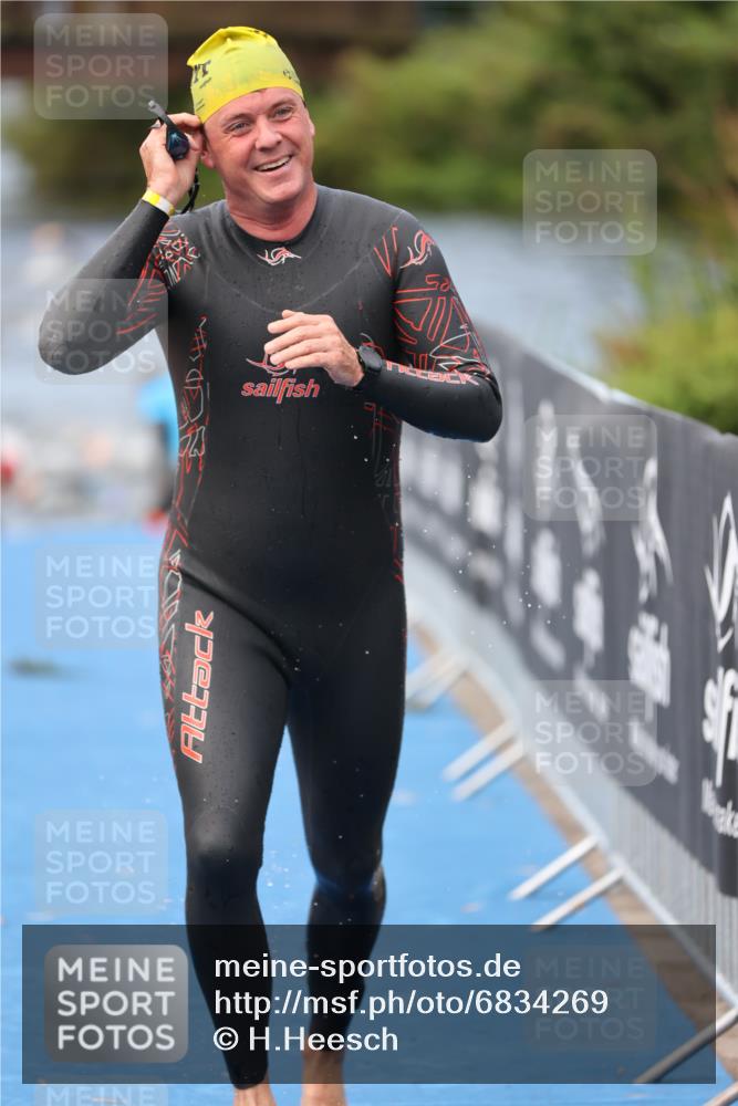 25.08.2024 - Elbe Triathlon Hamburg H.Heesch http://msf.ph/oto/6834269 25.08.2024 08:33:56 Schwimmen 33, 52, 61, 64, 69, 86 meine-sportfotos.de