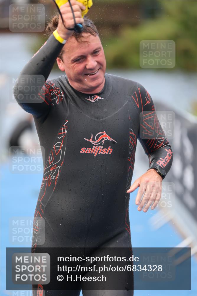 25.08.2024 - Elbe Triathlon Hamburg H.Heesch http://msf.ph/oto/6834328 25.08.2024 08:33:57 Schwimmen 33, 52, 61, 64, 69, 86 meine-sportfotos.de