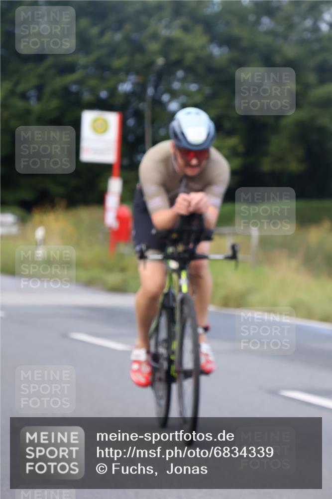 25.08.2024 - Elbe Triathlon Hamburg Fuchs,  Jonas http://msf.ph/oto/6834339 25.08.2024 08:40:01 Radfahren 71, 100 meine-sportfotos.de