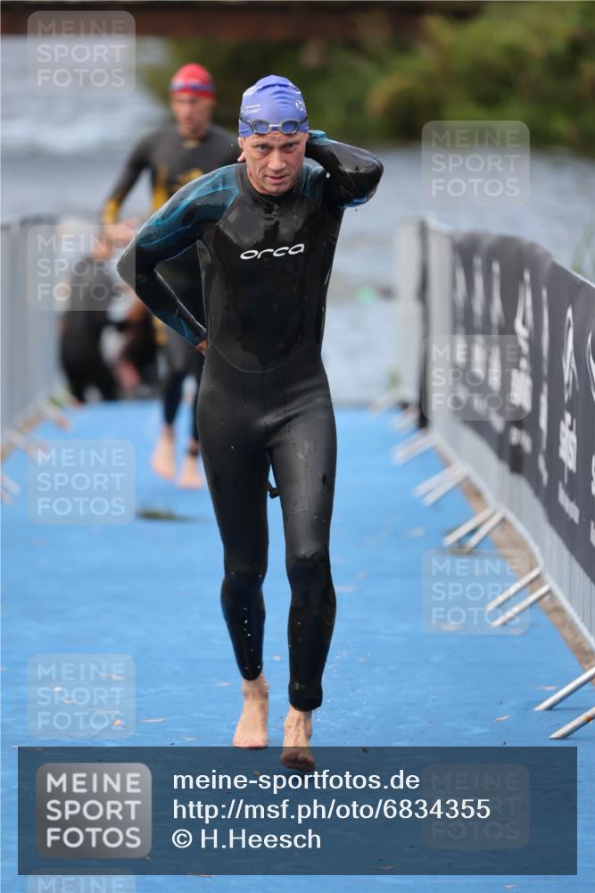 25.08.2024 - Elbe Triathlon Hamburg H.Heesch http://msf.ph/oto/6834355 25.08.2024 08:34:08 Schwimmen 35, 52, 55, 58, 61, 64, 69, 86 meine-sportfotos.de