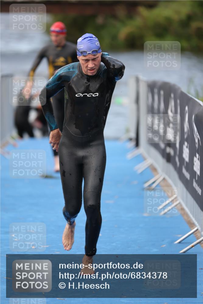 25.08.2024 - Elbe Triathlon Hamburg H.Heesch http://msf.ph/oto/6834378 25.08.2024 08:34:08 Schwimmen 35, 52, 55, 58, 61, 64, 69, 86 meine-sportfotos.de