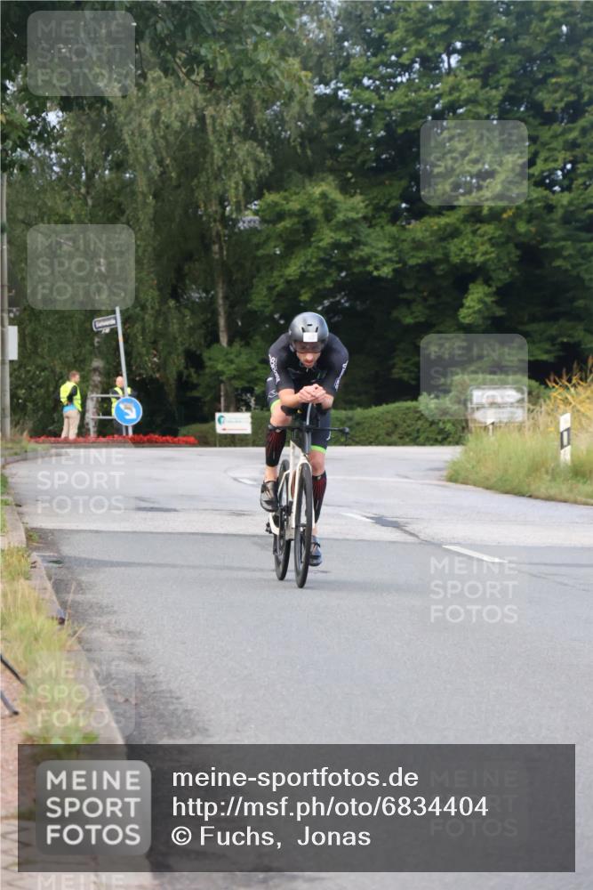 25.08.2024 - Elbe Triathlon Hamburg Fuchs,  Jonas http://msf.ph/oto/6834404 25.08.2024 08:40:14 Radfahren 40 meine-sportfotos.de