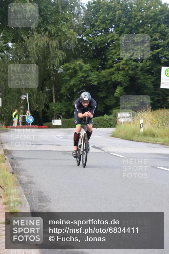 25.08.2024 - Elbe Triathlon Hamburg Fuchs,  Jonas http://msf.ph/oto/6834411 25.08.2024 08:40:14 Radfahren 40 meine-sportfotos.de