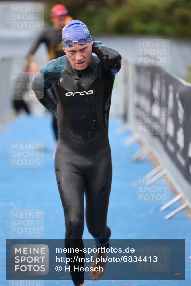 25.08.2024 - Elbe Triathlon Hamburg H.Heesch http://msf.ph/oto/6834413 25.08.2024 08:34:09 Schwimmen 35, 52, 55, 58, 64, 69, 86 meine-sportfotos.de