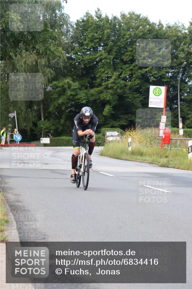 25.08.2024 - Elbe Triathlon Hamburg Fuchs,  Jonas http://msf.ph/oto/6834416 25.08.2024 08:40:14 Radfahren 40 meine-sportfotos.de
