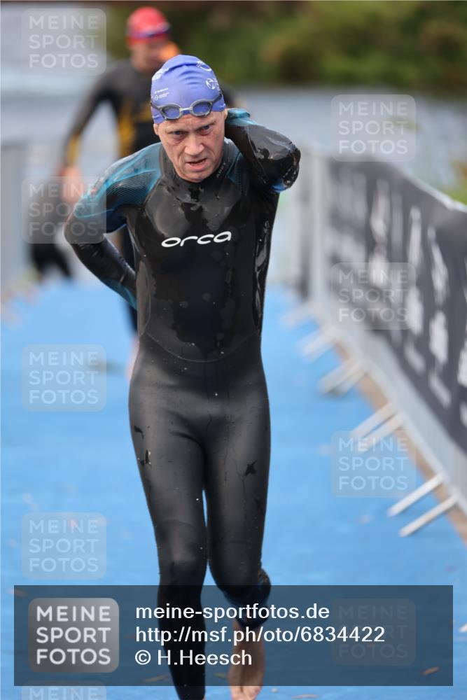 25.08.2024 - Elbe Triathlon Hamburg H.Heesch http://msf.ph/oto/6834422 25.08.2024 08:34:09 Schwimmen 35, 52, 55, 58, 64, 69, 86 meine-sportfotos.de