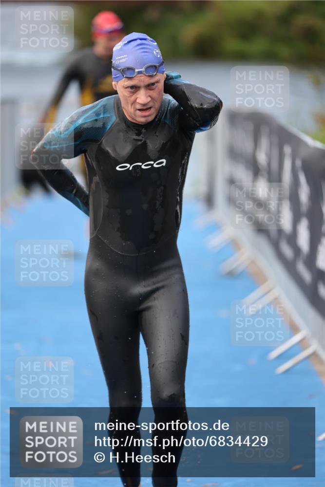 25.08.2024 - Elbe Triathlon Hamburg H.Heesch http://msf.ph/oto/6834429 25.08.2024 08:34:09 Schwimmen 35, 52, 55, 58, 64, 69, 86 meine-sportfotos.de