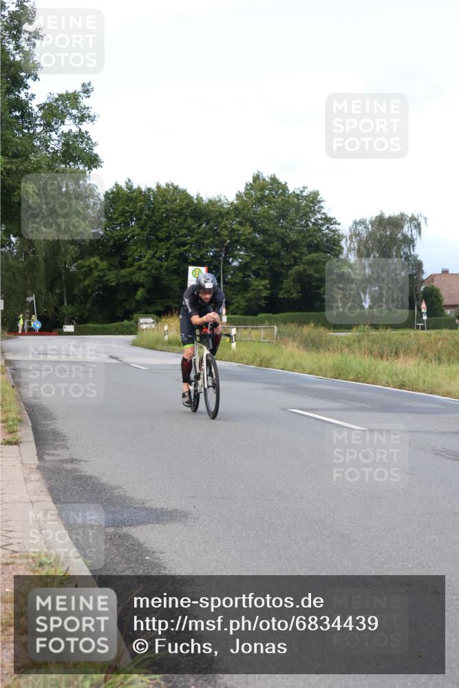 25.08.2024 - Elbe Triathlon Hamburg Fuchs,  Jonas http://msf.ph/oto/6834439 25.08.2024 08:40:15 Radfahren 40 meine-sportfotos.de