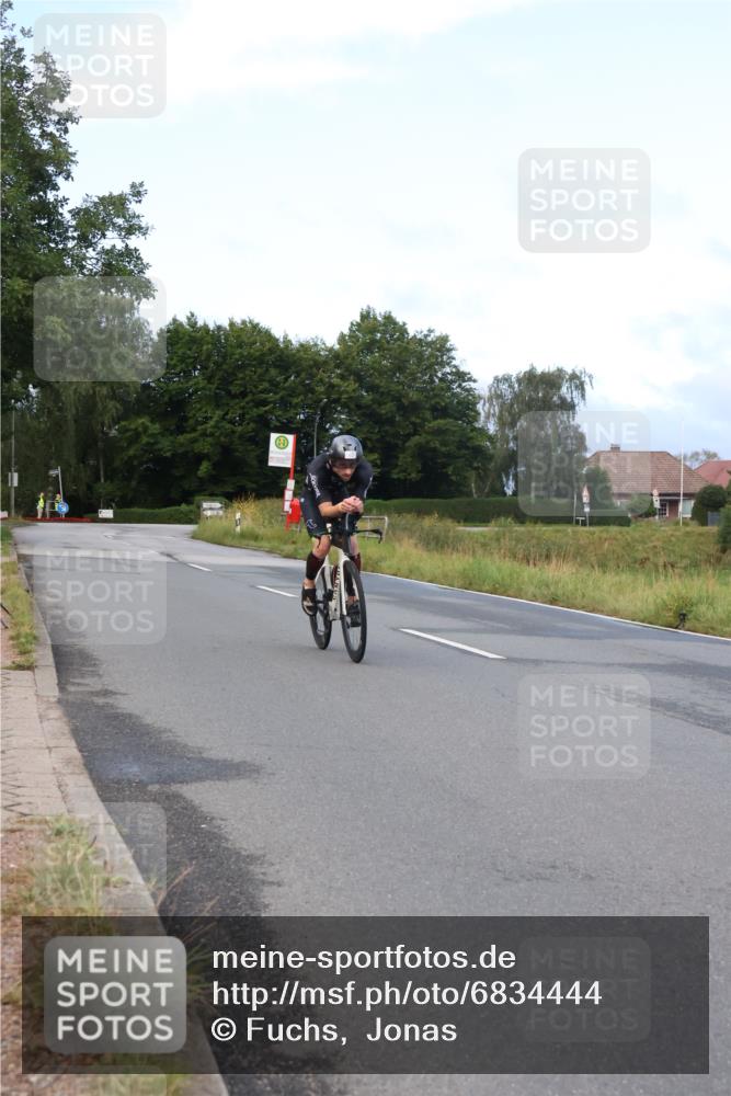 25.08.2024 - Elbe Triathlon Hamburg Fuchs,  Jonas http://msf.ph/oto/6834444 25.08.2024 08:40:15 Radfahren 40 meine-sportfotos.de
