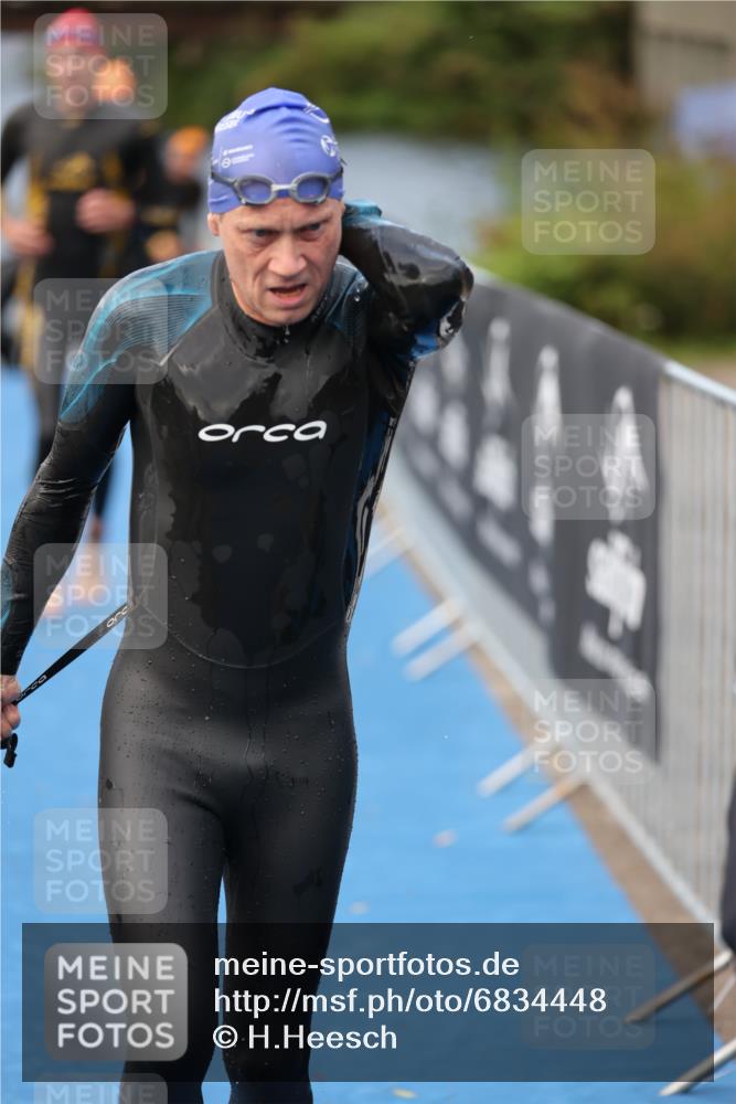 25.08.2024 - Elbe Triathlon Hamburg H.Heesch http://msf.ph/oto/6834448 25.08.2024 08:34:10 Schwimmen 35, 52, 55, 58, 64, 69, 86 meine-sportfotos.de