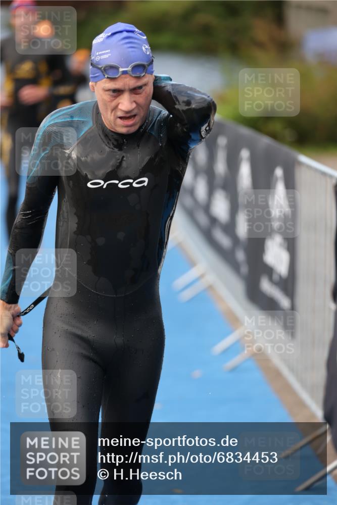 25.08.2024 - Elbe Triathlon Hamburg H.Heesch http://msf.ph/oto/6834453 25.08.2024 08:34:10 Schwimmen 35, 52, 55, 58, 64, 69, 86 meine-sportfotos.de