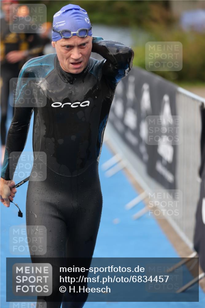 25.08.2024 - Elbe Triathlon Hamburg H.Heesch http://msf.ph/oto/6834457 25.08.2024 08:34:10 Schwimmen 35, 52, 55, 58, 64, 69, 86 meine-sportfotos.de
