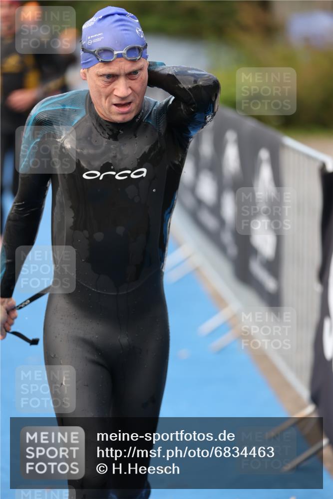 25.08.2024 - Elbe Triathlon Hamburg H.Heesch http://msf.ph/oto/6834463 25.08.2024 08:34:10 Schwimmen 35, 52, 55, 58, 64, 69, 86 meine-sportfotos.de