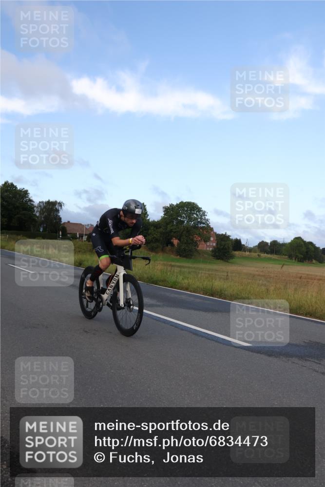 25.08.2024 - Elbe Triathlon Hamburg Fuchs,  Jonas http://msf.ph/oto/6834473 25.08.2024 08:40:16 Radfahren 40 meine-sportfotos.de