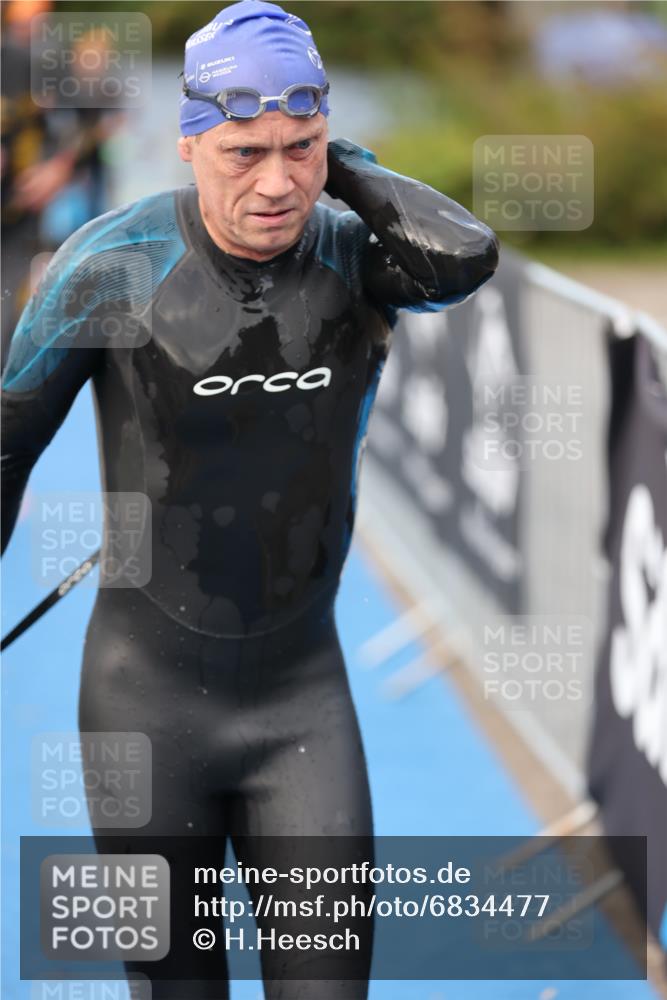 25.08.2024 - Elbe Triathlon Hamburg H.Heesch http://msf.ph/oto/6834477 25.08.2024 08:34:10 Schwimmen 35, 52, 55, 58, 64, 69, 86 meine-sportfotos.de