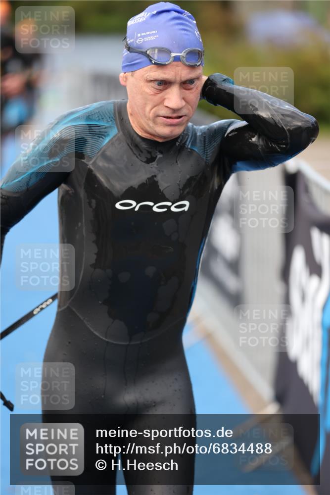 25.08.2024 - Elbe Triathlon Hamburg H.Heesch http://msf.ph/oto/6834488 25.08.2024 08:34:10 Schwimmen 35, 52, 55, 58, 64, 69, 86 meine-sportfotos.de