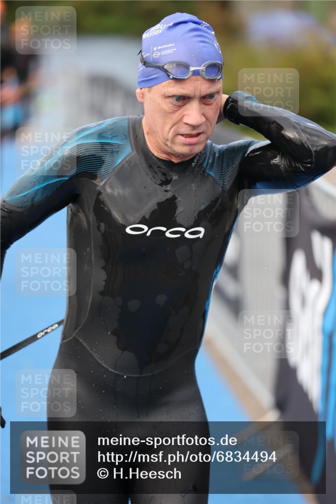 25.08.2024 - Elbe Triathlon Hamburg H.Heesch http://msf.ph/oto/6834494 25.08.2024 08:34:10 Schwimmen 35, 52, 55, 58, 64, 69, 86 meine-sportfotos.de