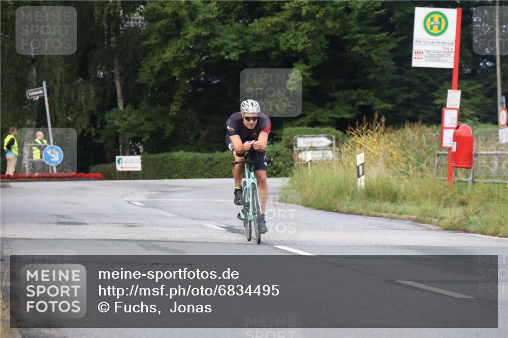 25.08.2024 - Elbe Triathlon Hamburg Fuchs,  Jonas http://msf.ph/oto/6834495 25.08.2024 08:40:27 Radfahren 95 meine-sportfotos.de
