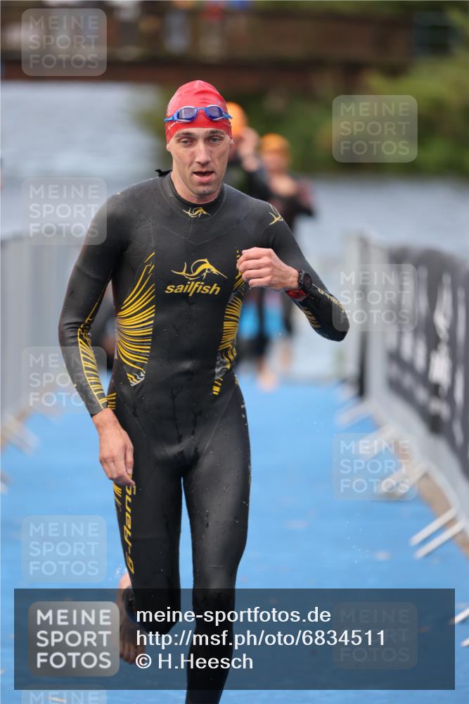 25.08.2024 - Elbe Triathlon Hamburg H.Heesch http://msf.ph/oto/6834511 25.08.2024 08:34:11 Schwimmen 35, 52, 55, 58, 64, 83, 86 meine-sportfotos.de