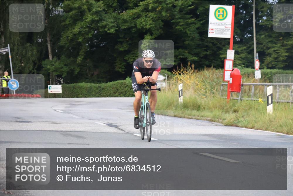 25.08.2024 - Elbe Triathlon Hamburg Fuchs,  Jonas http://msf.ph/oto/6834512 25.08.2024 08:40:28 Radfahren 95 meine-sportfotos.de