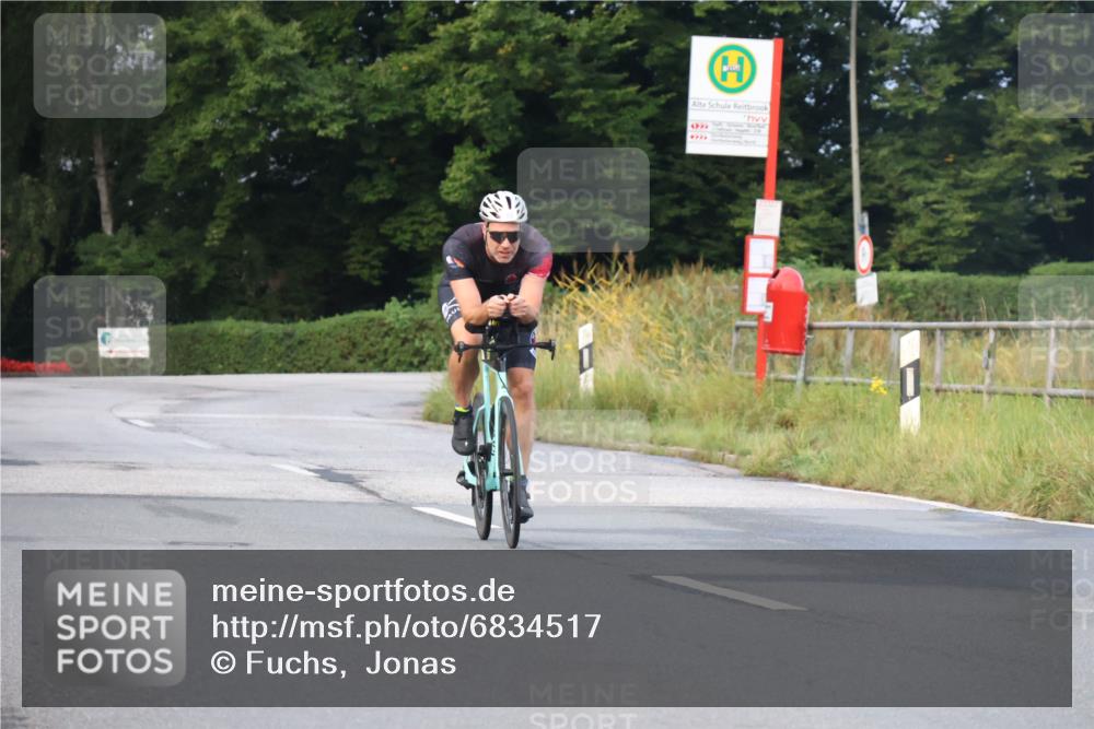 25.08.2024 - Elbe Triathlon Hamburg Fuchs,  Jonas http://msf.ph/oto/6834517 25.08.2024 08:40:28 Radfahren 95 meine-sportfotos.de