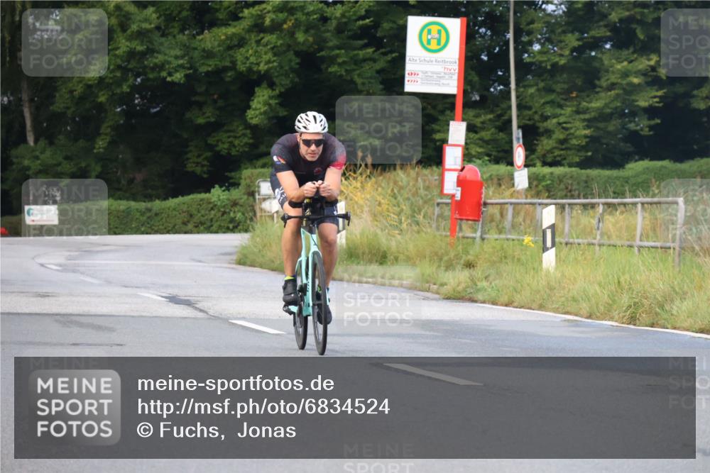 25.08.2024 - Elbe Triathlon Hamburg Fuchs,  Jonas http://msf.ph/oto/6834524 25.08.2024 08:40:28 Radfahren 95 meine-sportfotos.de