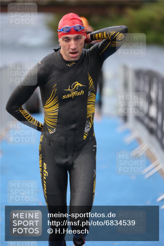 25.08.2024 - Elbe Triathlon Hamburg H.Heesch http://msf.ph/oto/6834539 25.08.2024 08:34:12 Schwimmen 35, 52, 55, 58, 64, 83, 86, 97 meine-sportfotos.de