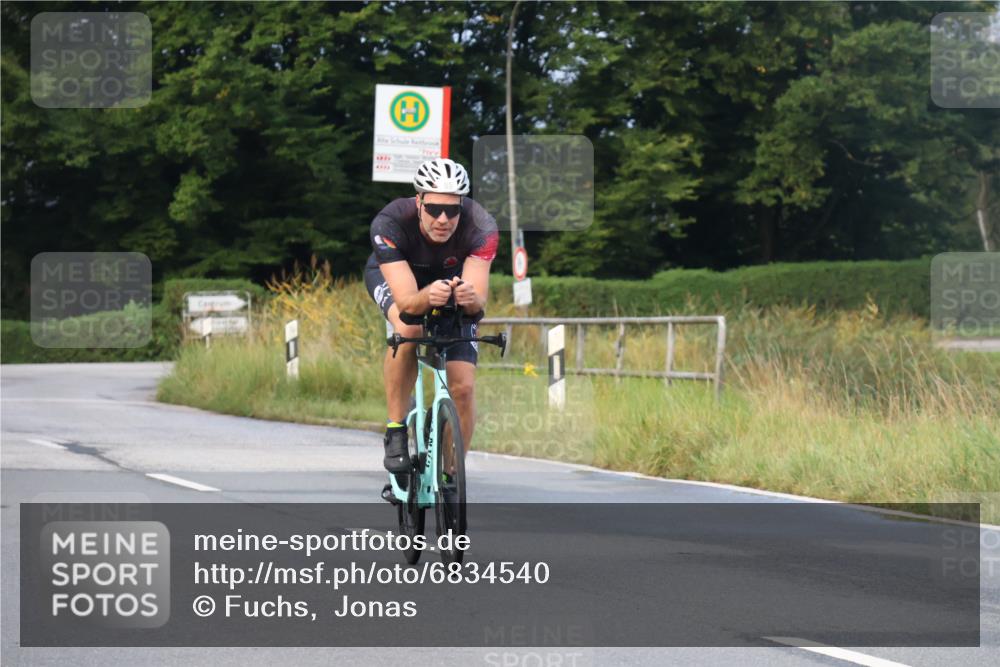 25.08.2024 - Elbe Triathlon Hamburg Fuchs,  Jonas http://msf.ph/oto/6834540 25.08.2024 08:40:29 Radfahren 95 meine-sportfotos.de