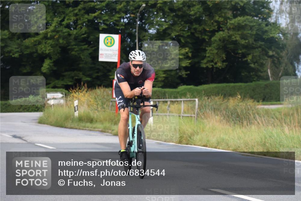 25.08.2024 - Elbe Triathlon Hamburg Fuchs,  Jonas http://msf.ph/oto/6834544 25.08.2024 08:40:29 Radfahren 95 meine-sportfotos.de