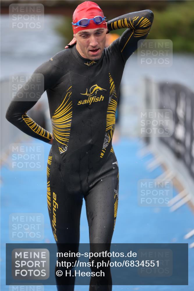 25.08.2024 - Elbe Triathlon Hamburg H.Heesch http://msf.ph/oto/6834551 25.08.2024 08:34:12 Schwimmen 35, 52, 55, 58, 64, 83, 86, 97 meine-sportfotos.de