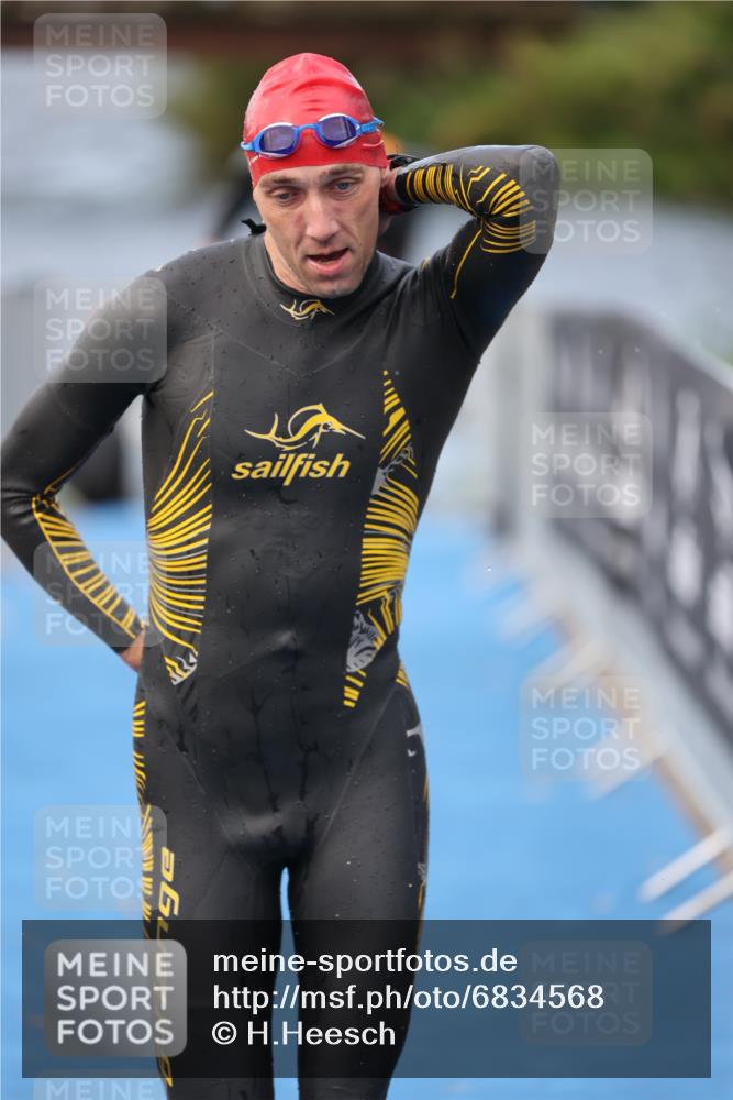 25.08.2024 - Elbe Triathlon Hamburg H.Heesch http://msf.ph/oto/6834568 25.08.2024 08:34:12 Schwimmen 35, 52, 55, 58, 64, 83, 86, 97 meine-sportfotos.de