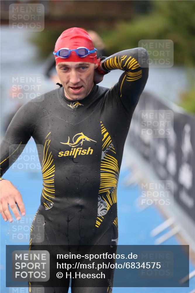 25.08.2024 - Elbe Triathlon Hamburg H.Heesch http://msf.ph/oto/6834575 25.08.2024 08:34:12 Schwimmen 35, 52, 55, 58, 64, 83, 86, 97 meine-sportfotos.de