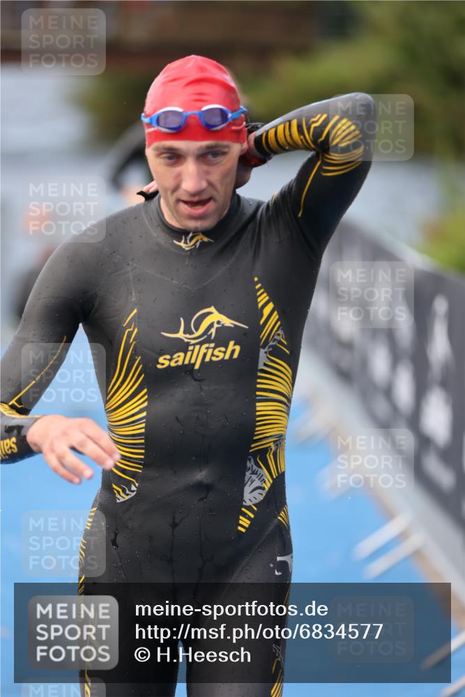25.08.2024 - Elbe Triathlon Hamburg H.Heesch http://msf.ph/oto/6834577 25.08.2024 08:34:12 Schwimmen 35, 52, 55, 58, 64, 83, 86, 97 meine-sportfotos.de