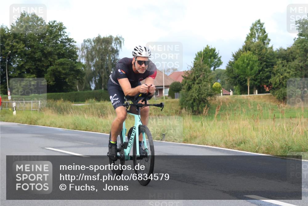 25.08.2024 - Elbe Triathlon Hamburg Fuchs,  Jonas http://msf.ph/oto/6834579 25.08.2024 08:40:30 Radfahren 95 meine-sportfotos.de