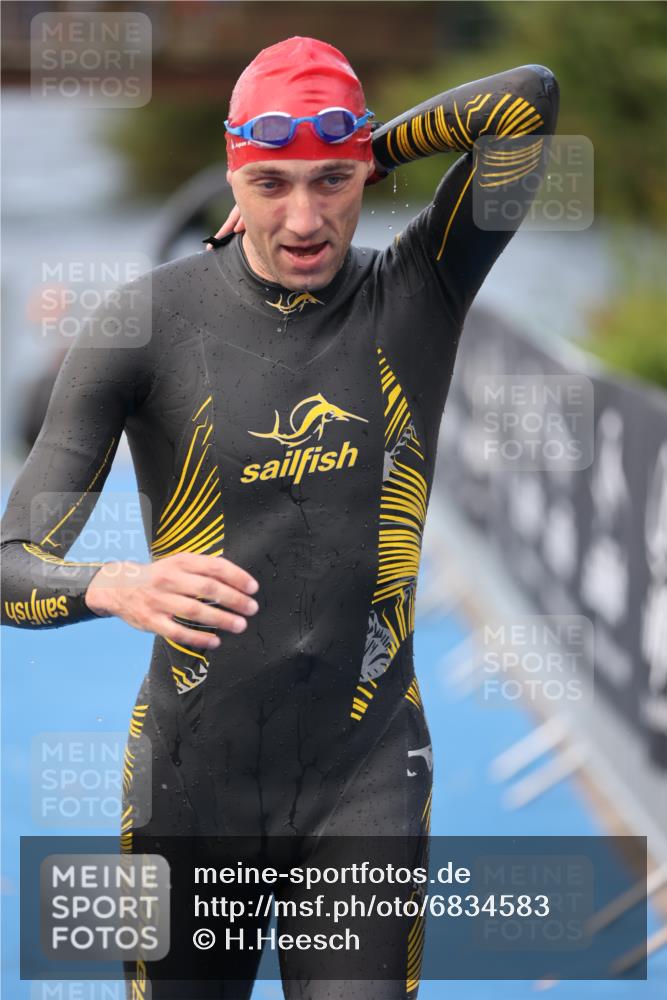 25.08.2024 - Elbe Triathlon Hamburg H.Heesch http://msf.ph/oto/6834583 25.08.2024 08:34:12 Schwimmen 35, 52, 55, 58, 64, 83, 86, 97 meine-sportfotos.de