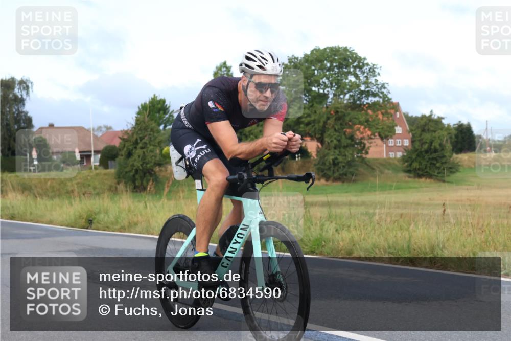 25.08.2024 - Elbe Triathlon Hamburg Fuchs,  Jonas http://msf.ph/oto/6834590 25.08.2024 08:40:30 Radfahren 95 meine-sportfotos.de