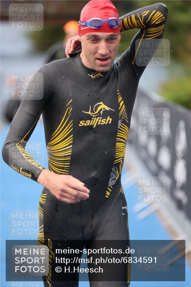 25.08.2024 - Elbe Triathlon Hamburg H.Heesch http://msf.ph/oto/6834591 25.08.2024 08:34:12 Schwimmen 35, 52, 55, 58, 64, 83, 86, 97 meine-sportfotos.de