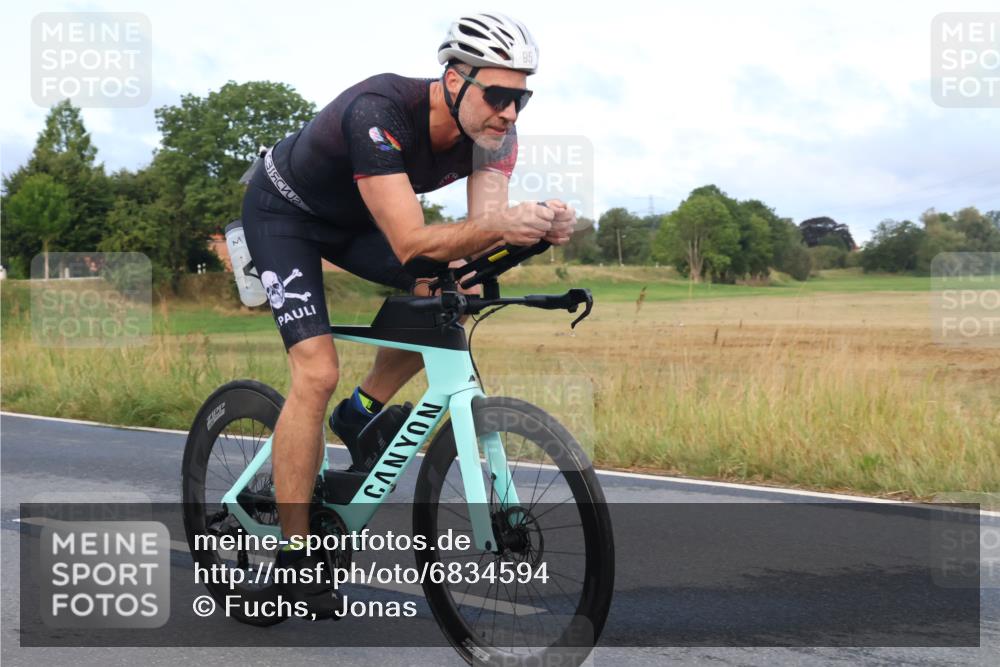 25.08.2024 - Elbe Triathlon Hamburg Fuchs,  Jonas http://msf.ph/oto/6834594 25.08.2024 08:40:30 Radfahren 95 meine-sportfotos.de