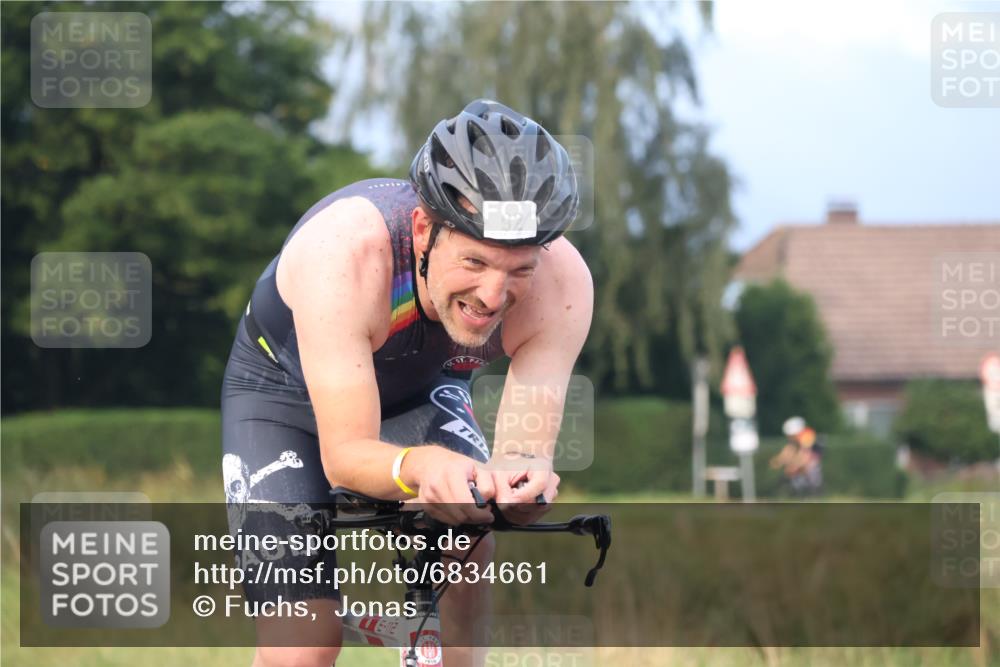 25.08.2024 - Elbe Triathlon Hamburg Fuchs,  Jonas http://msf.ph/oto/6834661 25.08.2024 08:40:45 Radfahren 92, 81 meine-sportfotos.de
