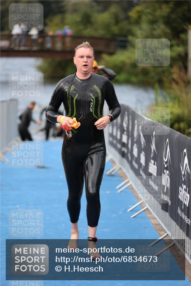 25.08.2024 - Elbe Triathlon Hamburg H.Heesch http://msf.ph/oto/6834673 25.08.2024 08:34:15 Schwimmen 35, 52, 55, 58, 64, 83, 86, 97 meine-sportfotos.de