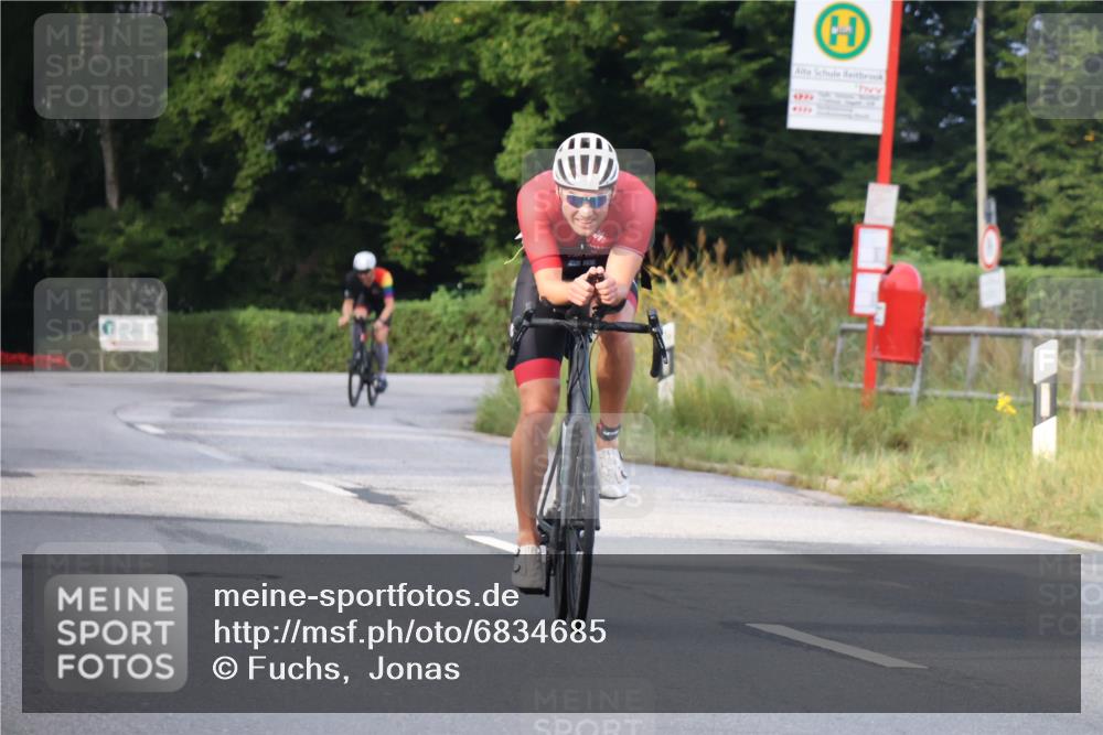 25.08.2024 - Elbe Triathlon Hamburg Fuchs,  Jonas http://msf.ph/oto/6834685 25.08.2024 08:40:50 Radfahren 92, 81, 89 meine-sportfotos.de