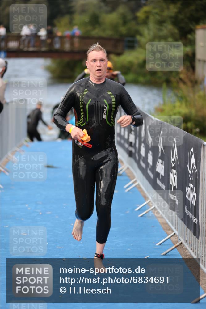 25.08.2024 - Elbe Triathlon Hamburg H.Heesch http://msf.ph/oto/6834691 25.08.2024 08:34:15 Schwimmen 35, 52, 55, 58, 64, 83, 86, 97 meine-sportfotos.de