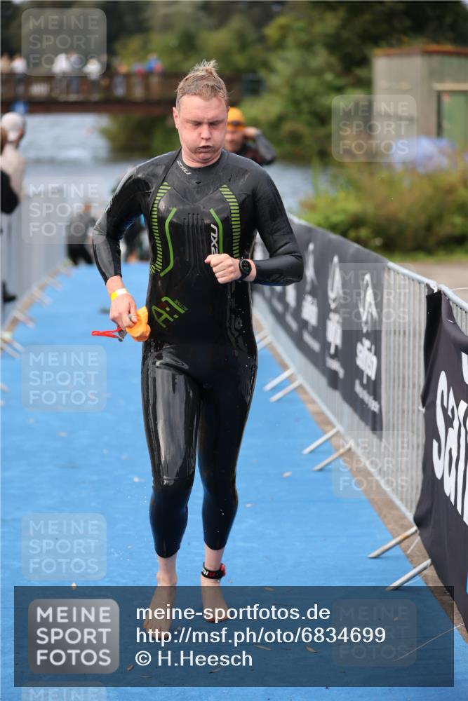 25.08.2024 - Elbe Triathlon Hamburg H.Heesch http://msf.ph/oto/6834699 25.08.2024 08:34:16 Schwimmen 35, 52, 55, 58, 64, 83, 84, 86, 97 meine-sportfotos.de