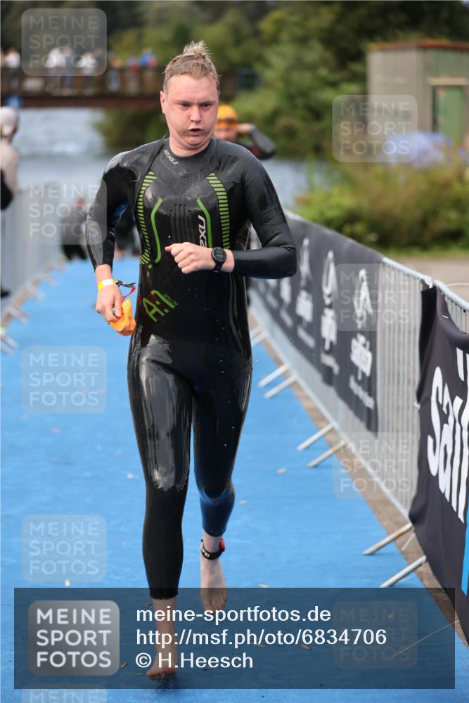 25.08.2024 - Elbe Triathlon Hamburg H.Heesch http://msf.ph/oto/6834706 25.08.2024 08:34:16 Schwimmen 35, 52, 55, 58, 64, 83, 84, 86, 97 meine-sportfotos.de